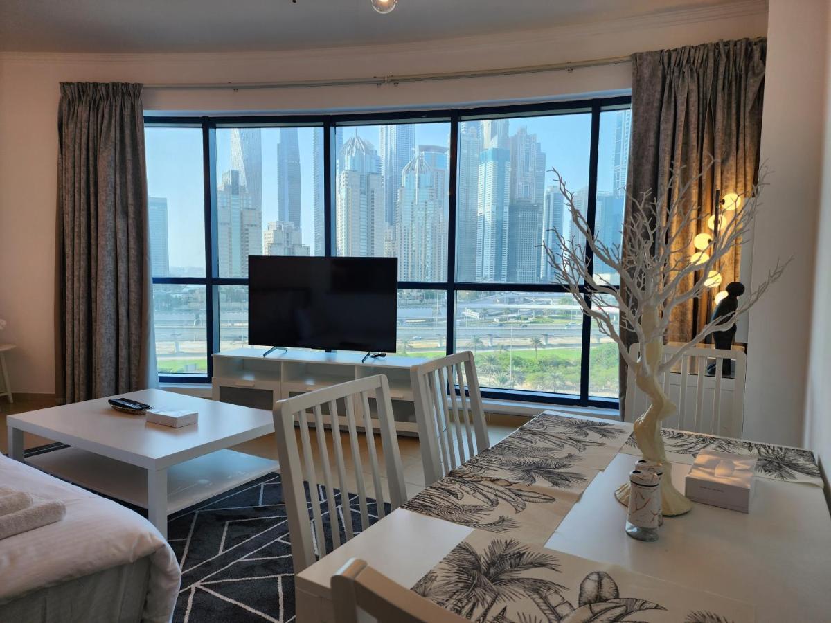 Appartamento Bright&Valuable, close to Metro Station Dubai Esterno foto